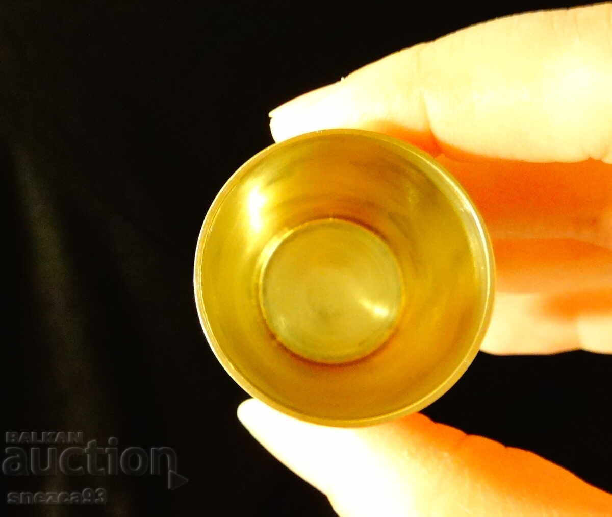 Бронзова чаша за ракия,шот. с цена 6.00 лв. | € 3.07 Бронзова чаша за ракия,шот. с цена 6.00 лв. | € 3.07