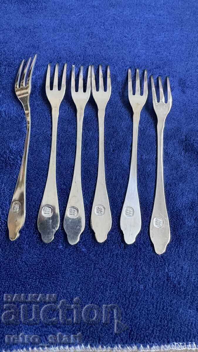 Livrarea Tacâmuri de argint, nefolosite! 222 grame