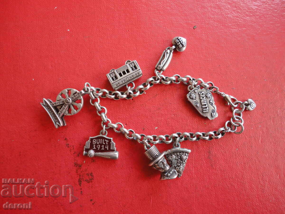 Αρχαίο βραχιόλι με φυλαχτά με τιμή 15.00 BGN | € 7.67