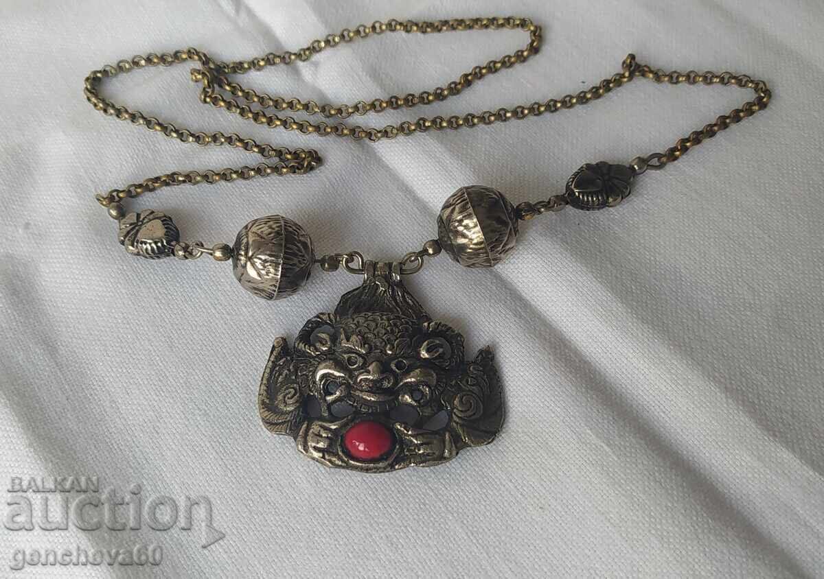 Αντίκα Νεπαλέζικο κολιέ με μενταγιόν Δράκος