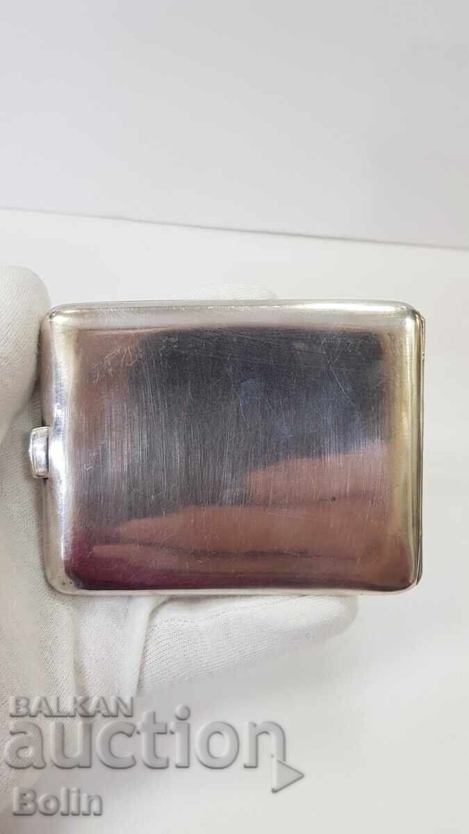 Auction Rare silver snuffbox with painted enamel - dogs Auction Rare silver snuffbox with painted enamel - dogs