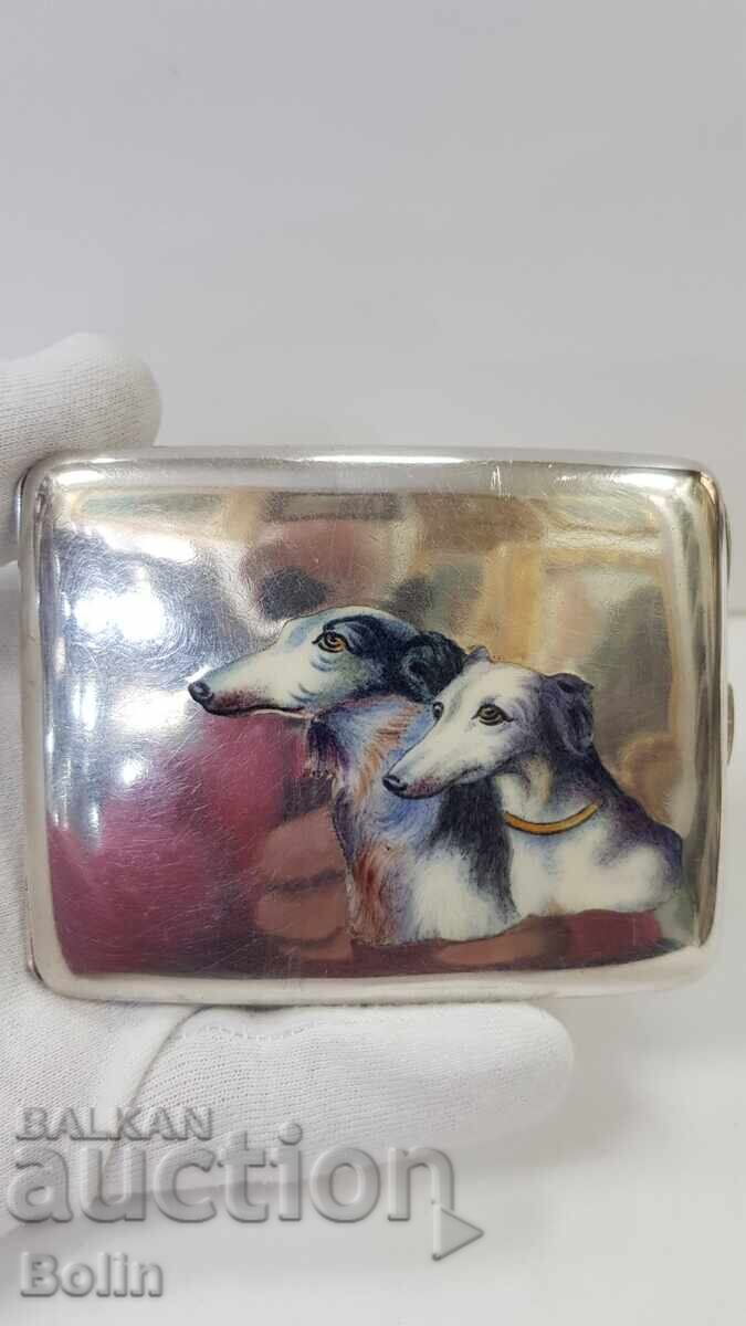 Rare silver snuffbox with painted enamel - dogs Rare silver snuffbox with painted enamel - dogs