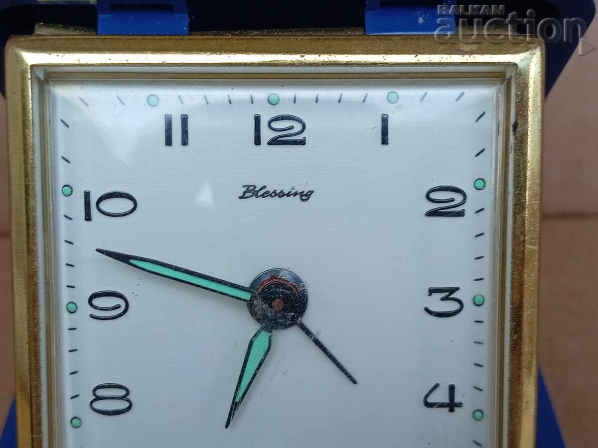 Licitație BENEDICTIN făcut în vestul Germaniei ceas deșteptător retro anii '60 Licitație BENEDICTIN făcut în vestul Germaniei ceas deșteptător retro anii '60