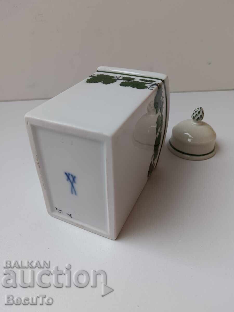 Meissen porcelain jar/box for tea and spices, marked with price 130.00 BGN | € 66.47