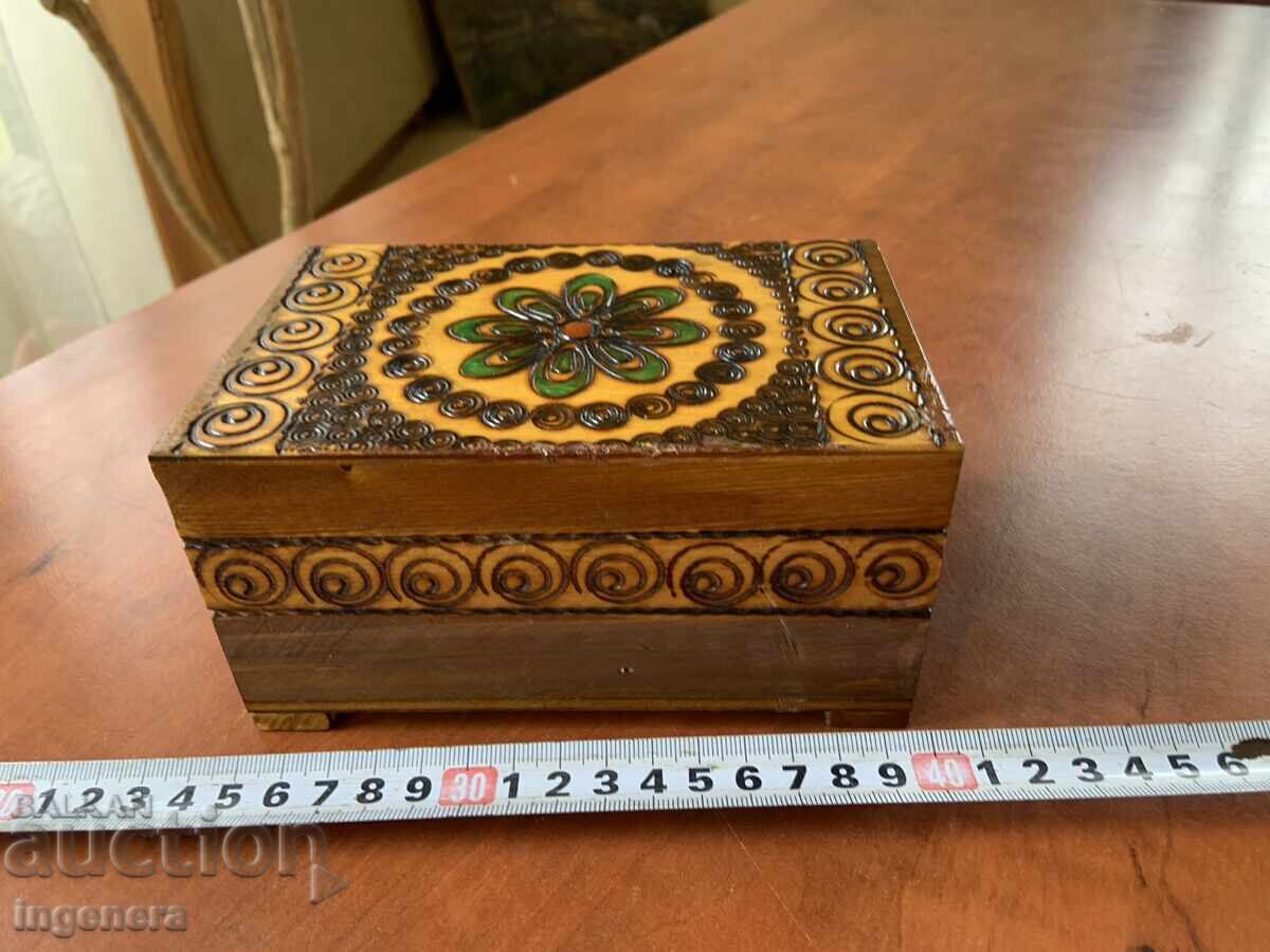 CUTIE LEMN PIROGRAF DESEN ANTICHI DIN SOCA MOSTRA CUTIE LEMN PIROGRAF DESEN ANTICHI DIN SOCA MOSTRA