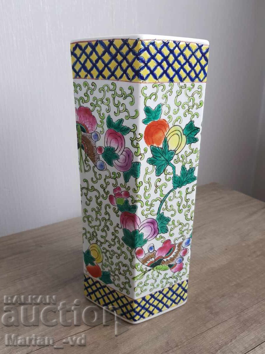 Old Chinese hand-painted vase, 30s Old Chinese hand-painted vase, 30s