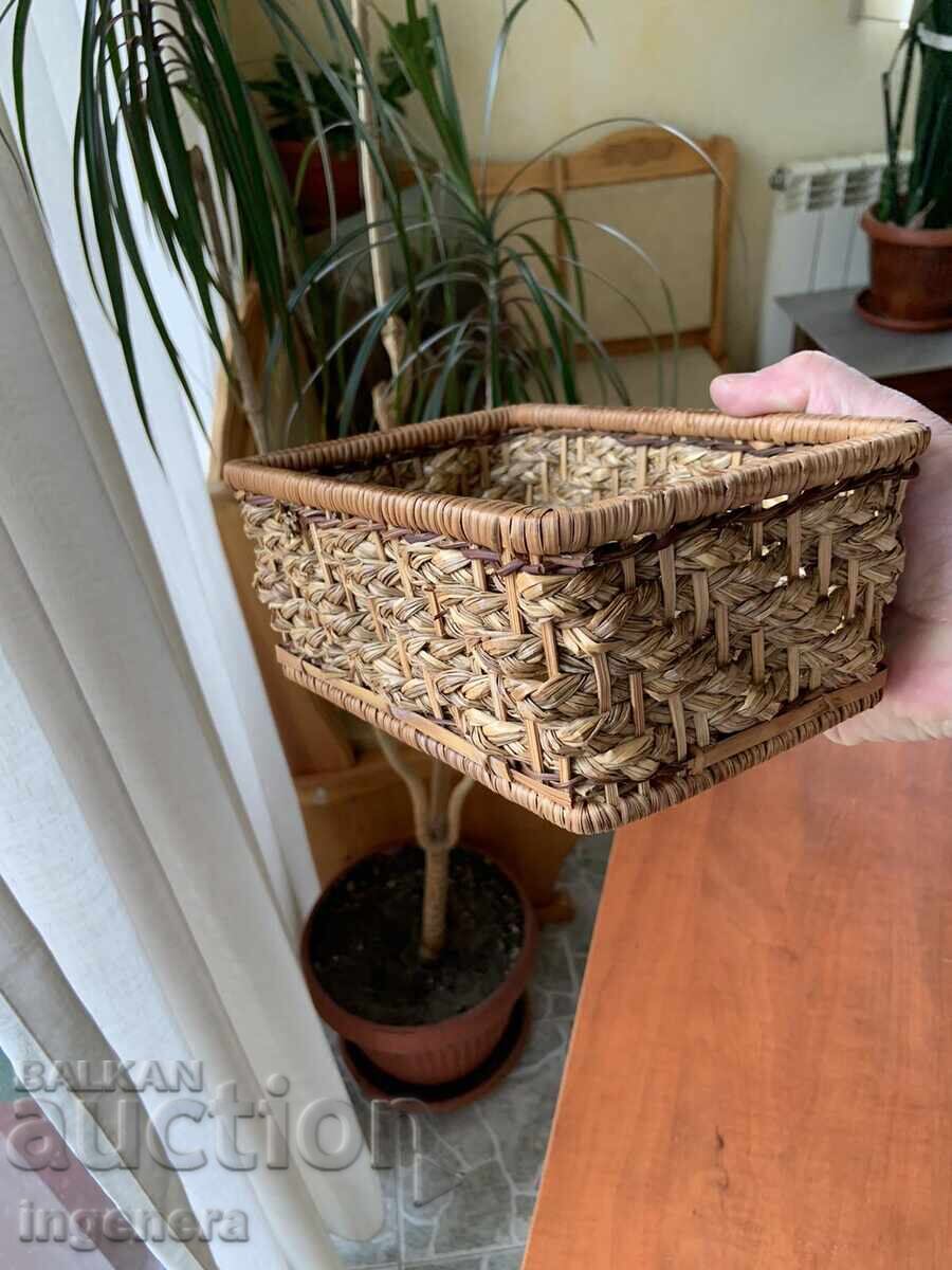 COȘ PANER VAS ÎMPLETIT UNIC cu preț 14.00 BGN | € 7.16