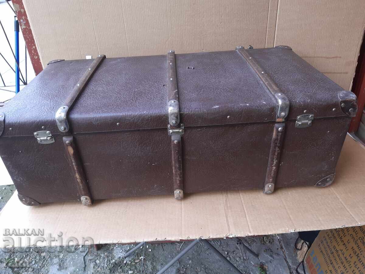 Auction  Large, old, beautiful suitcase TOURIST - Kingdom of Bulgaria