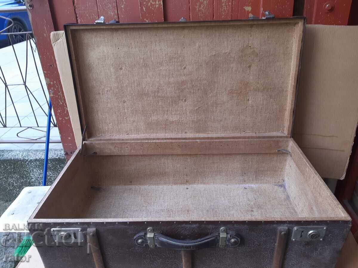 Large, old, beautiful suitcase TOURIST - Kingdom of Bulgaria - 7