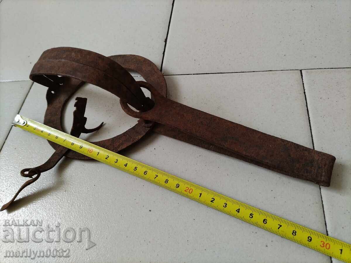Old hand forged trap, wrought iron primitive - 5