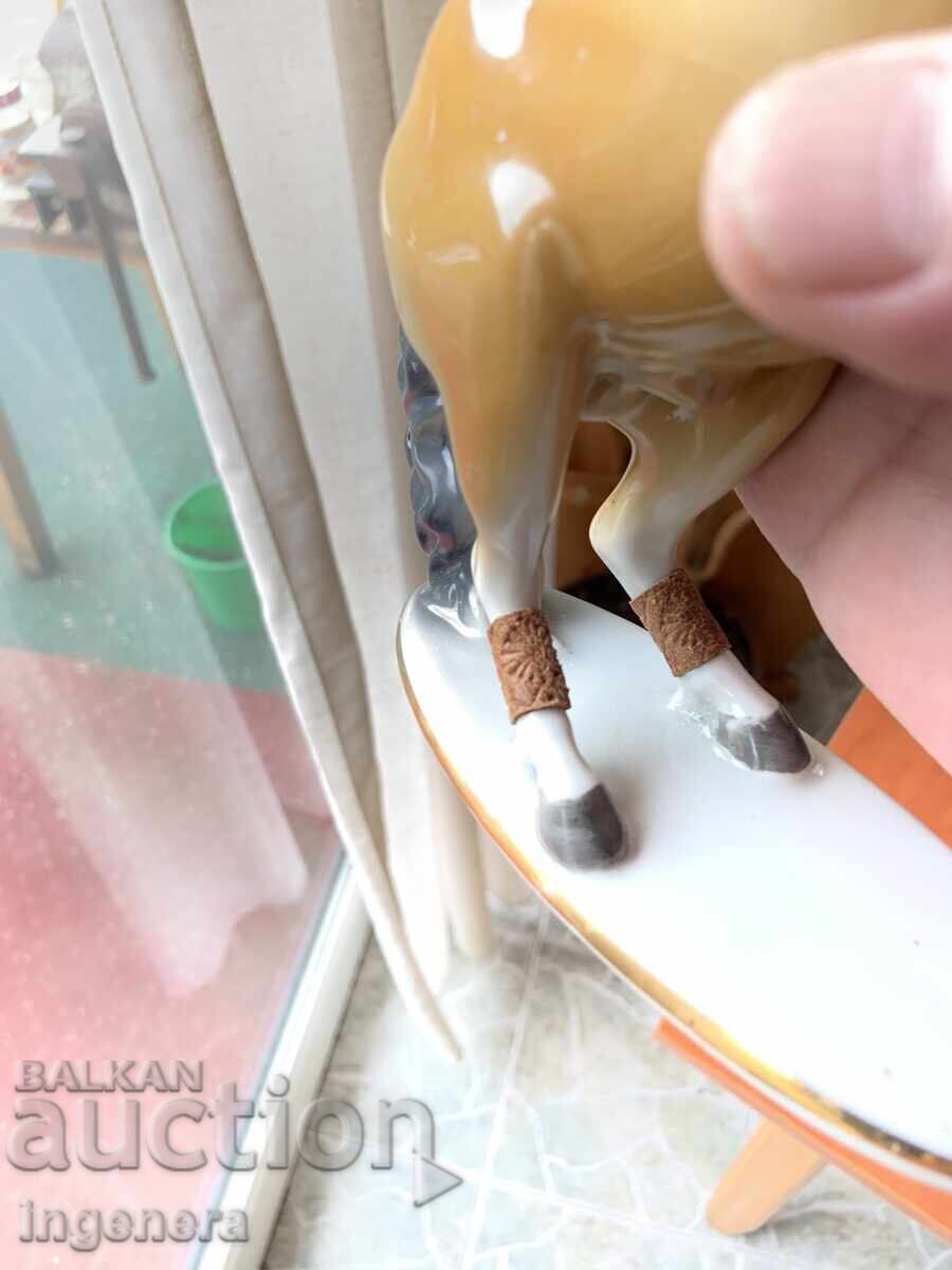 FIGURINĂ DIN PORȚELAN STATUETĂ DE LA PERIOADA SOCIALISTĂ MARCATA - 7