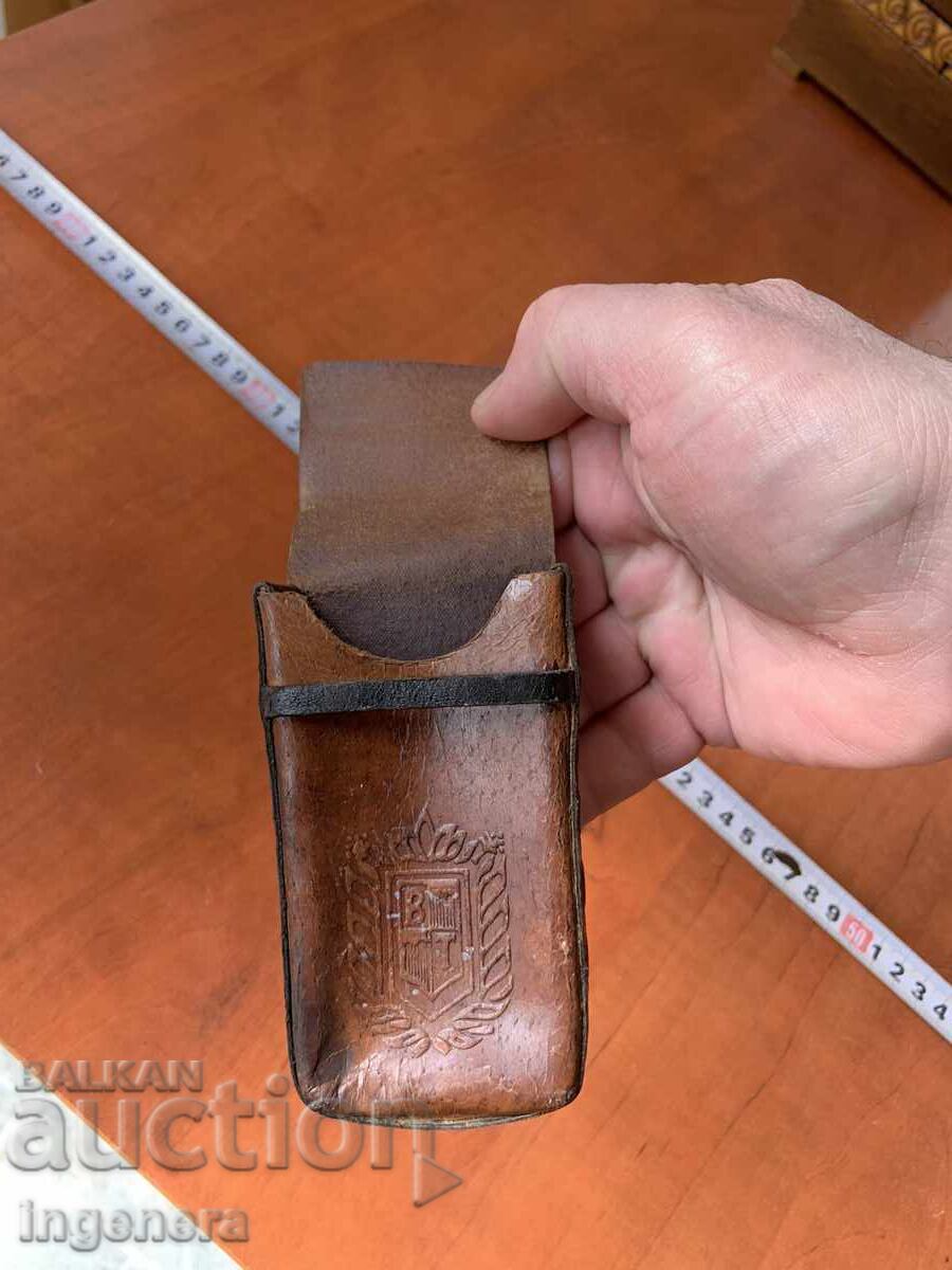 Husa de piele cu stema V. Târnovo cu preț 12.00 BGN | € 6.14