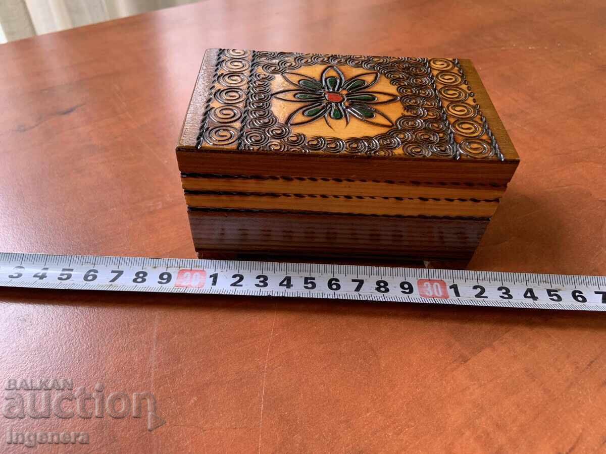 BOX WOOD PYROGRAPH DRAWING ANTIQUE FROM SOCA MOSTRA with price 29.00 BGN | € 14.83