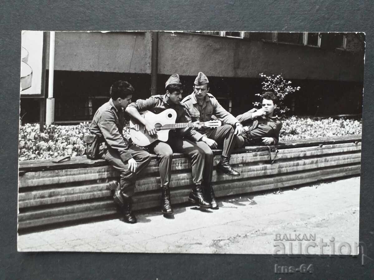 Στρατιωτική φωτογραφία 14/9 εκ