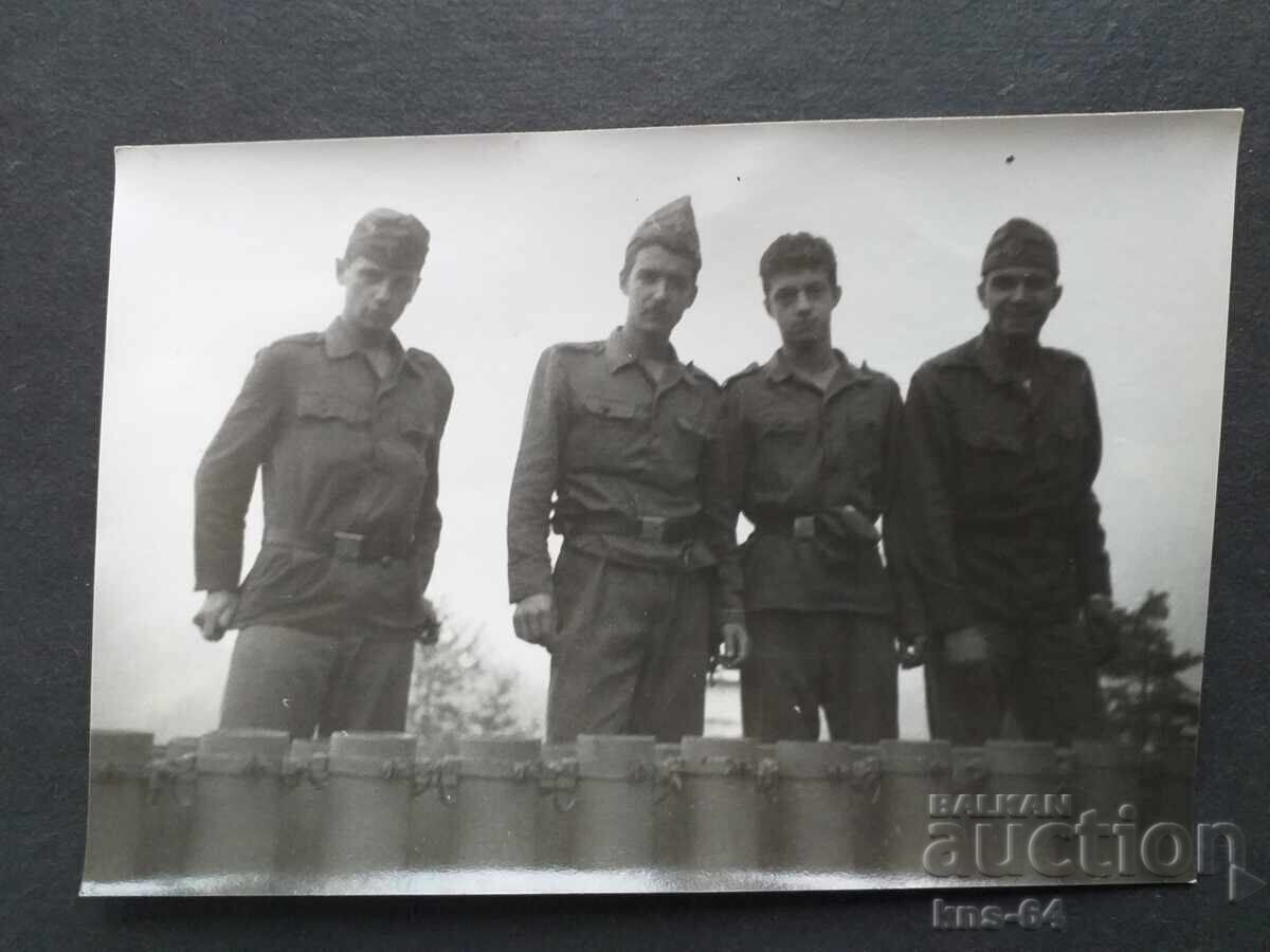 Στρατιωτική φωτογραφία 13/8 εκ