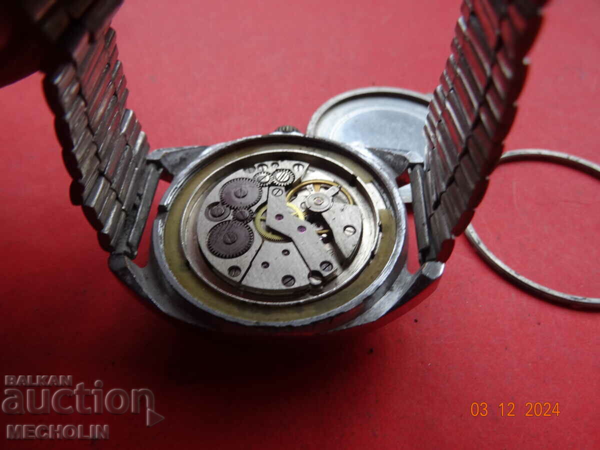 CEAS DE COLECTOR VECHI RUS SLAVA 2 cu preț 20.00 BGN | € 10.23 CEAS DE COLECTOR VECHI RUS SLAVA 2 cu preț 20.00 BGN | € 10.23