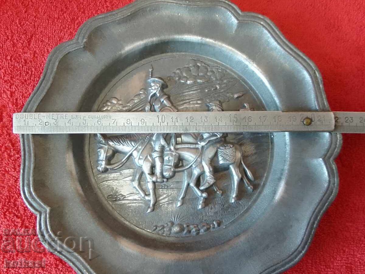 Farfurie metalică veche Cavaler Spania Don Quijote și Sancho Panza - 5
