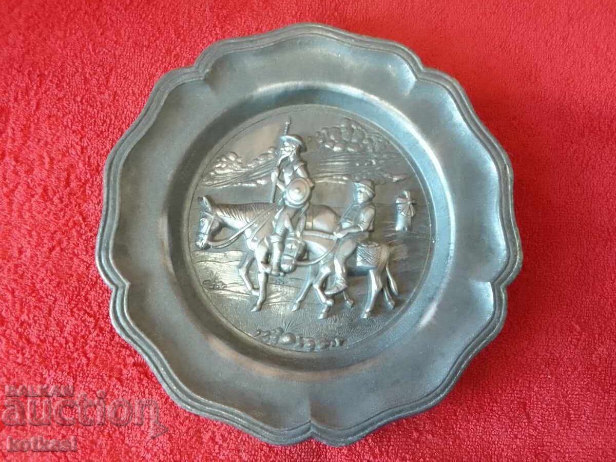 Farfurie metalică veche Cavaler Spania Don Quijote și Sancho Panza