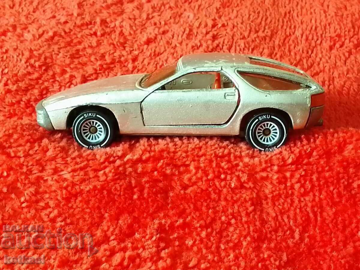 Mașină veche metalică siku PORSCHE 928 W.- Germany cu preț € 13.50 | 26.40 BGN