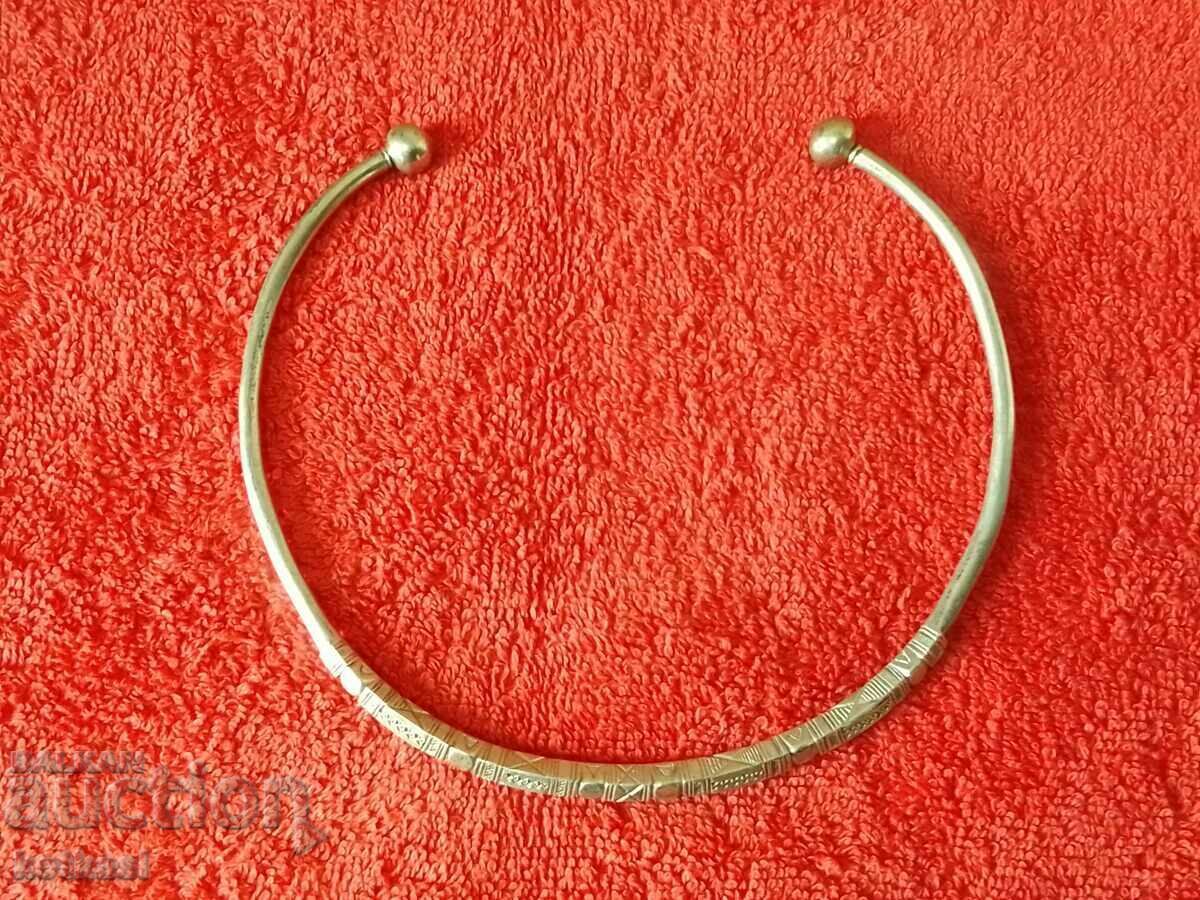 Frumos Colier Argint sau Argintat, Lucrat Manual
