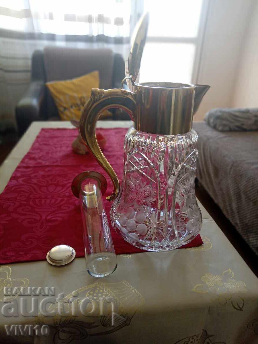 Licitație Cană veche, cristal, bronz Licitație Cană veche, cristal, bronz