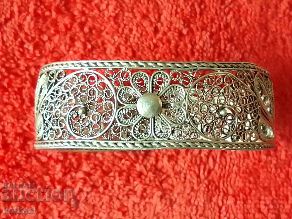 Παλιό ασημένιο βραχιόλι Φιλιγκράν με τιμή 575.50 BGN | € 294.25 Παλιό ασημένιο βραχιόλι Φιλιγκράν με τιμή 575.50 BGN | € 294.25