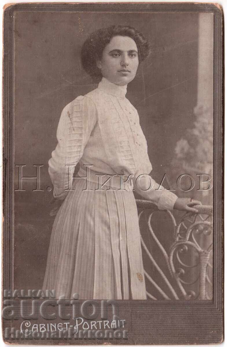 ΠΑΛΙΑ ΦΩΤΟΓΡΑΦΙΑ ΚΑΡΤΟΝ ΜΙΑ ΝΕΑ ΓΥΝΑΙΚΑ ΣΤΟ ΣΤΟΥΝΤΙΟ Δ771