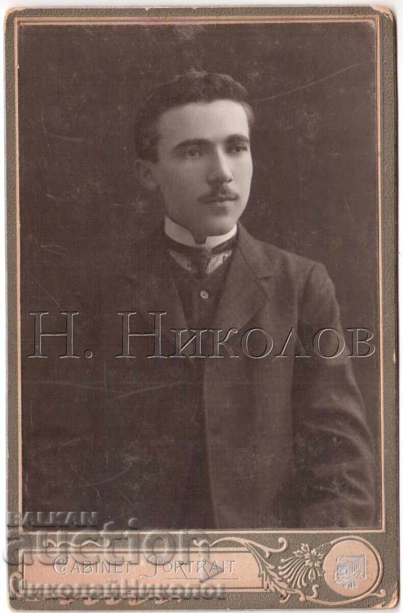 ΠΑΛΙΑ ΦΩΤΟΓΡΑΦΙΑ ΚΑΡΤΟΝΙ ΝΕΟΣ ΑΝΔΡΑΣ ΣΕ ΣΤΟΥΝΤΙΟ Δ774