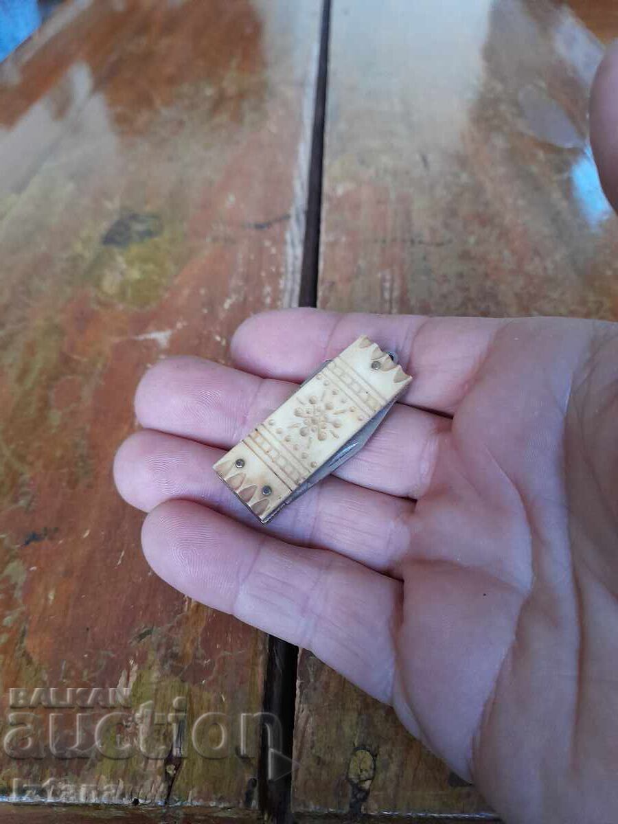 Old pocket knife, blade, blade with price 32.00 BGN | € 16.36 Old pocket knife, blade, blade with price 32.00 BGN | € 16.36