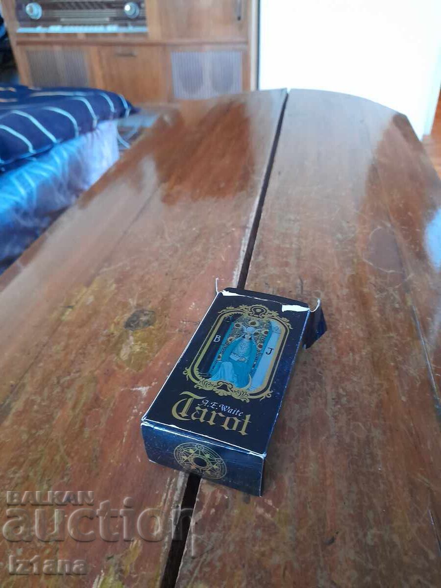 Cărți vechi de tarot