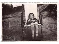 1935 SMALL OLD PHOTO ALFRED RUDOLF LEGNAL IN A LOUNGE CHAIR D781