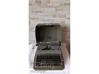 Old Typewriter TRIUMPH Perfekt - Germany - 1940s
