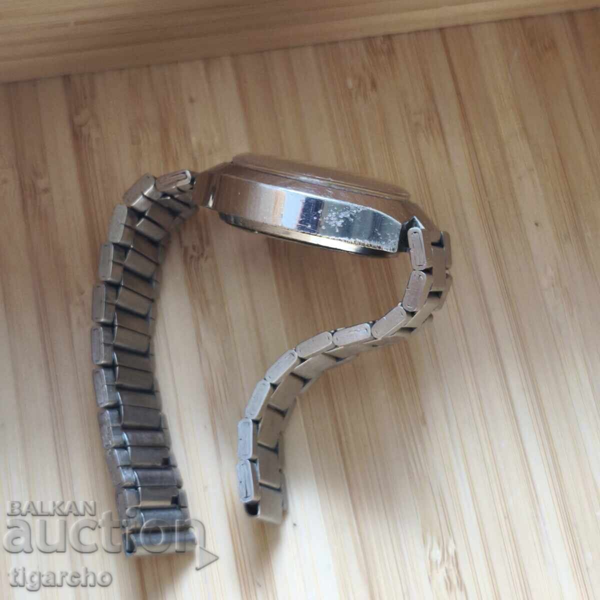 Livrarea Ceas cu cronograf Ruhla