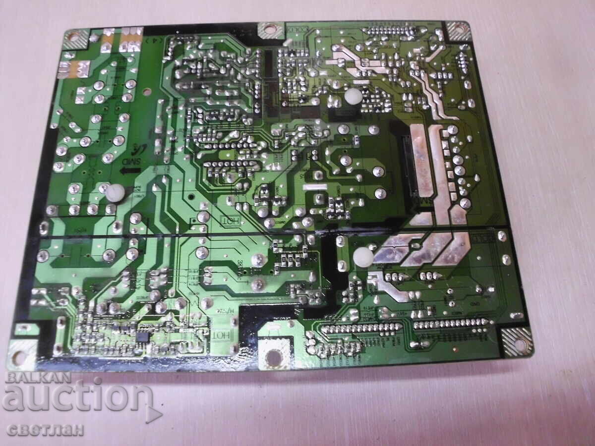 работеща платка от лед тв.с счупен дисплей с цена € 10.23 | 20.01 лв.