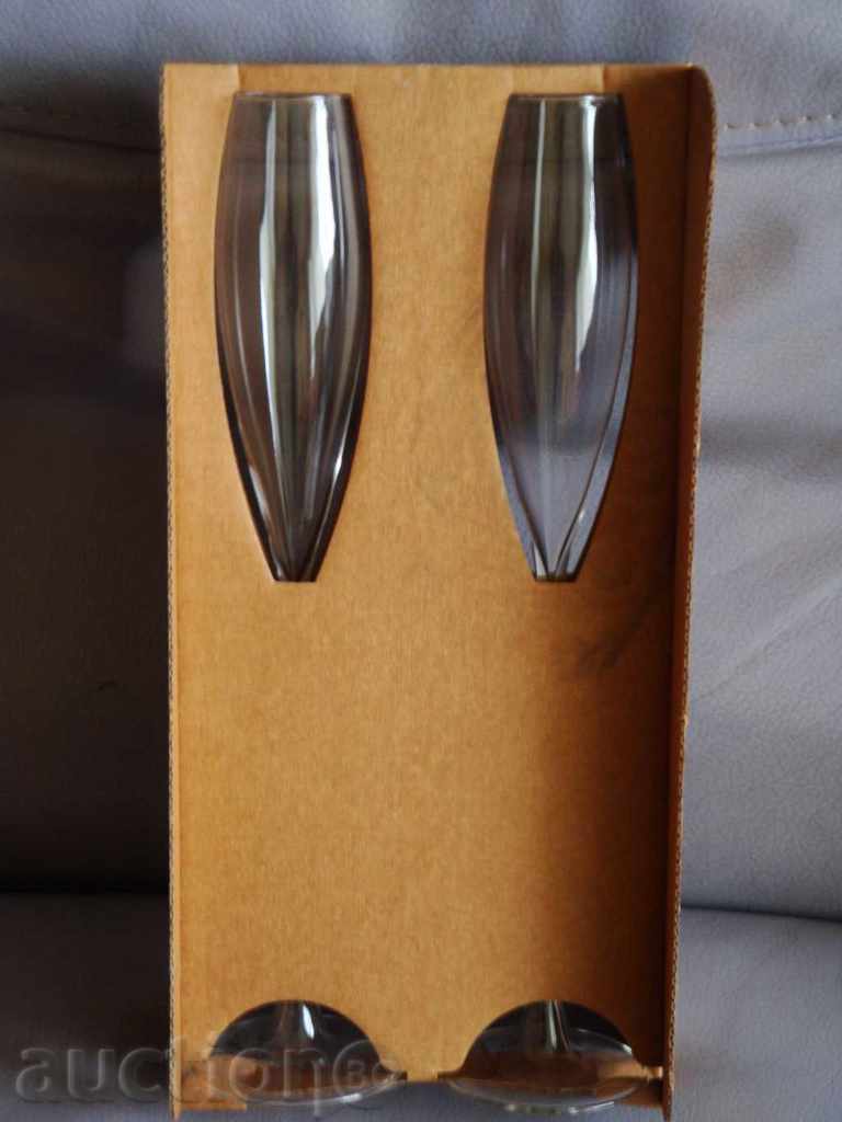 Δύο ποτήρια σαμπάνιας - σχεδιαστής με τιμή 40.00 BGN | € 20.45