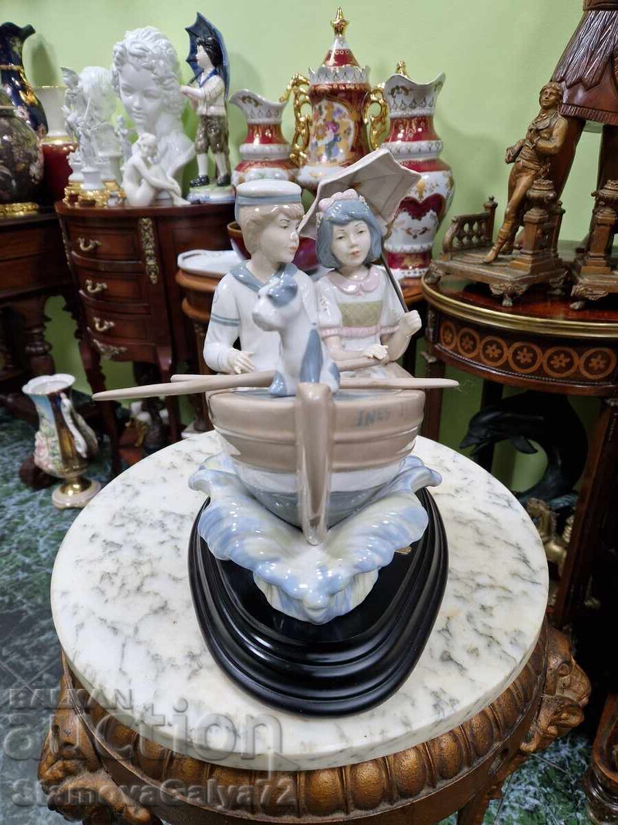Delivery of Large Spanish Porcelain Figure Figurine Composition