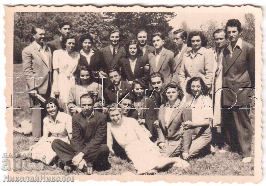 1 ΜΑΪ 1949 ΜΙΚΡΗ ΠΑΛΙΑ ΦΩΤΟΓΡΑΦΙΑ ΣΟΦΙΑ ΦΟΙΤΗΤΕΣ ΙΑΤΡΙΚΗΣ Δ797