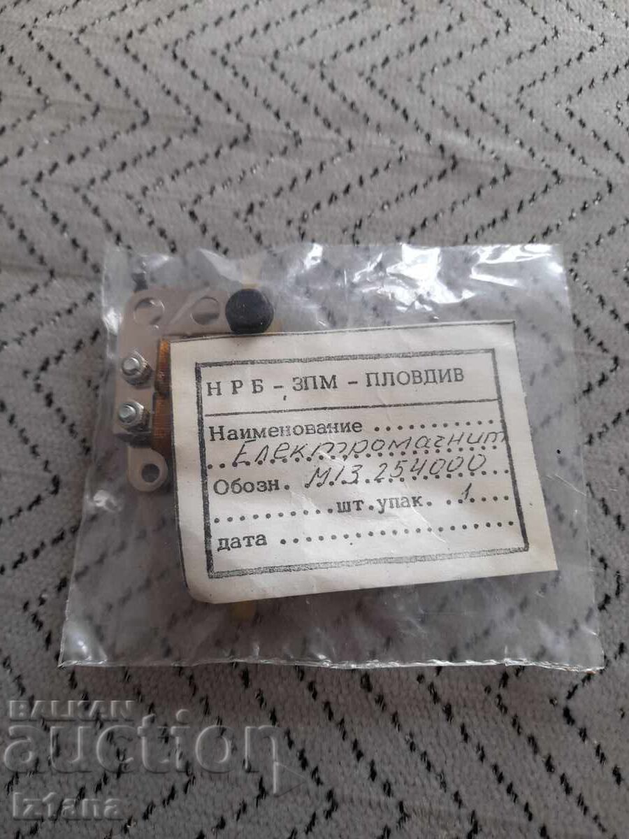 Vechi Electromagnet M13 254000 Vechi Electromagnet M13 254000