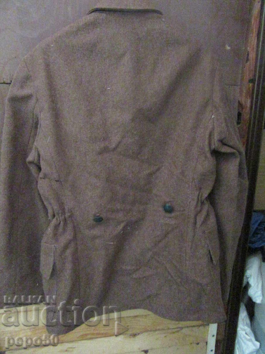 НОВА ВОЙНИШКА КУРТКА + КЕПЕ , ТИП "ВЪШКАРНИК" с цена 30.00 лв. | € 15.34