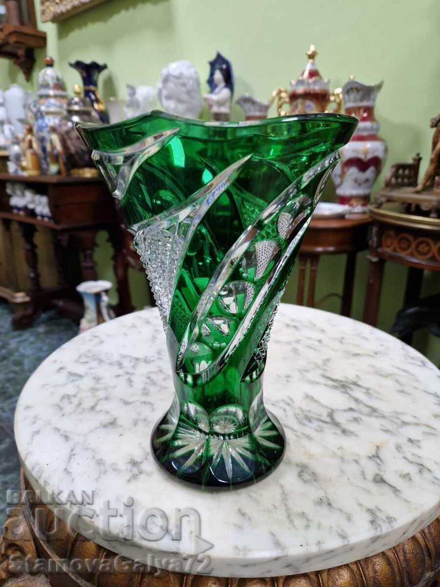 Ένα υπέροχο παλιό γερμανικό κρύσταλλο βάζο με τιμή 117.00 BGN | € 59.82
