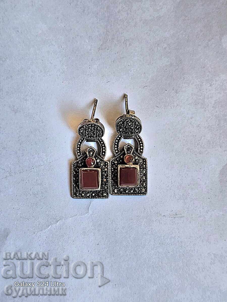 Licitație CERCEI MASIVI DIN ARGINT. 8,35 GRAME. LANSEZ PESTE 100 DE LICITAȚII Licitație CERCEI MASIVI DIN ARGINT. 8,35 GRAME. LANSEZ PESTE 100 DE LICITAȚII