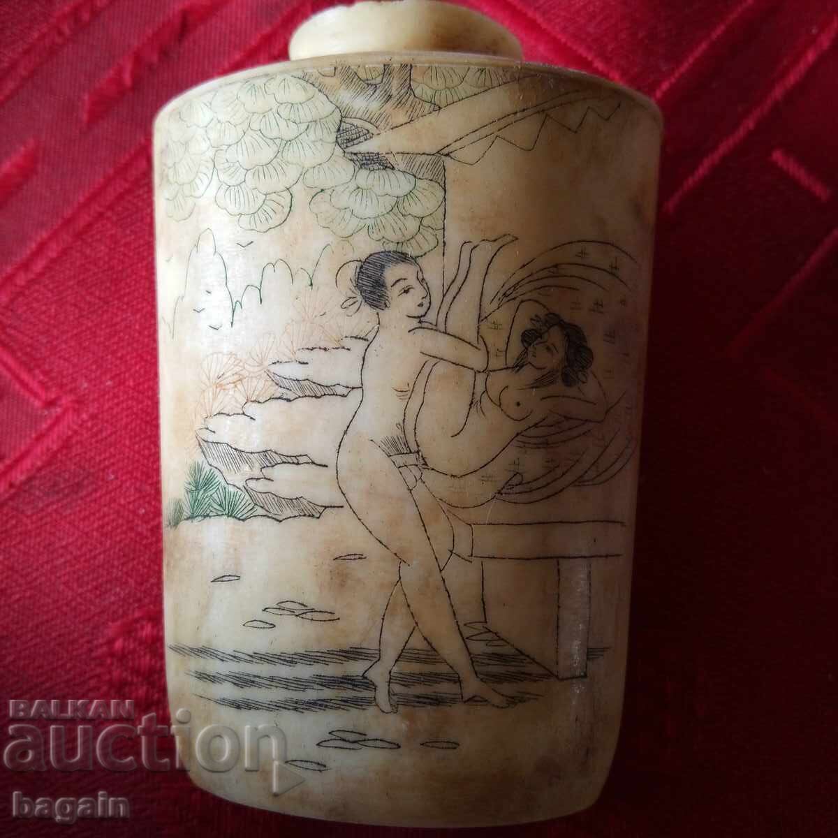 Chinese erotic. Bone