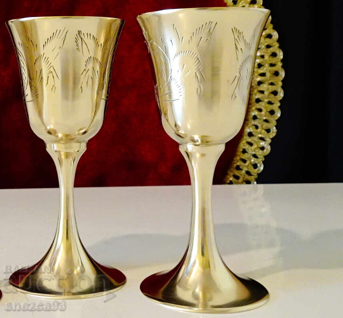 Δύο αγγλικά μπρούτζινα ποτήρια για ρακί, μπαρόκ με τιμή 58.00 BGN | € 29.65