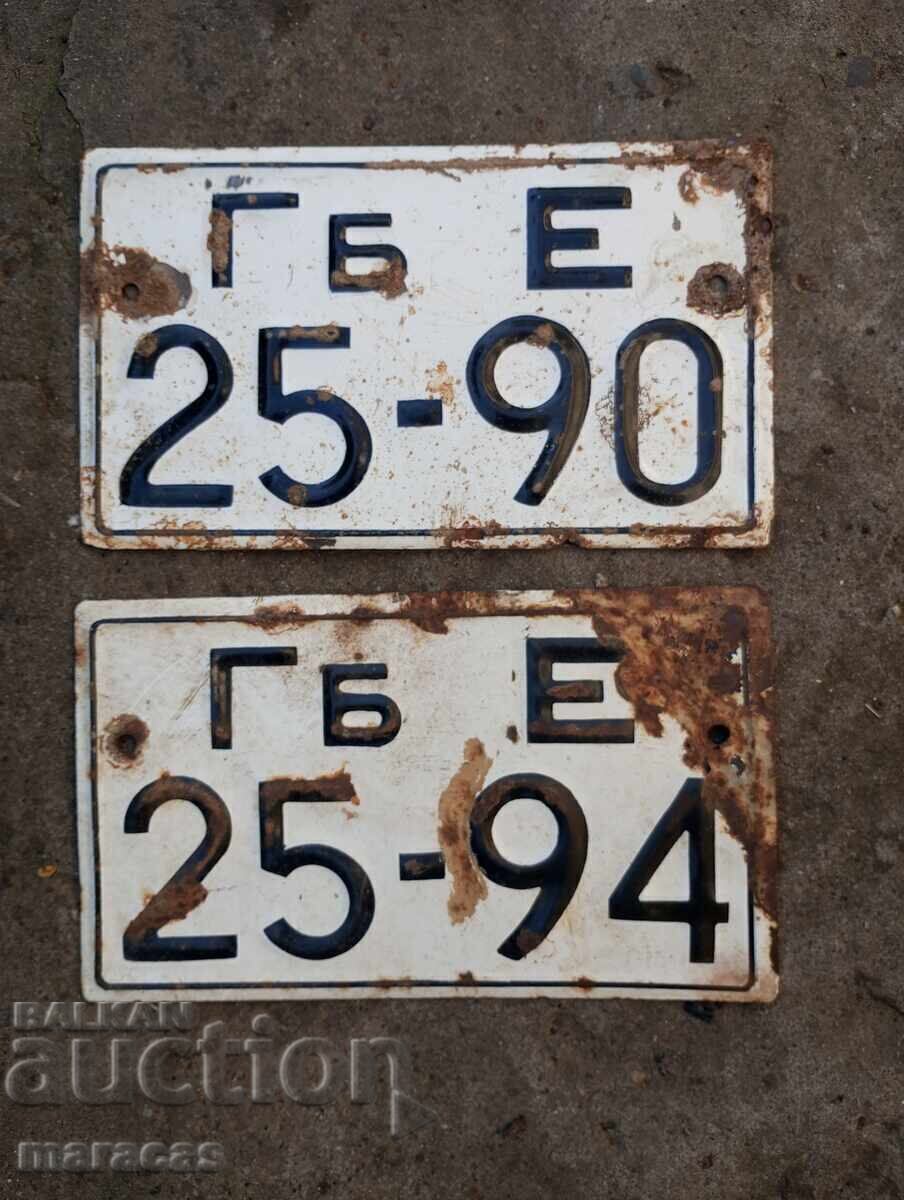 Plăcuțe de înmatriculare vechi de la mașini