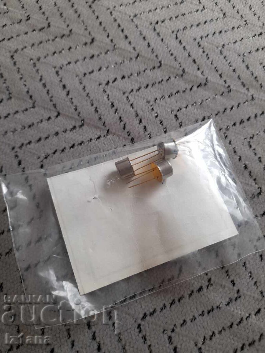 Tranzistori vechi 2T 6551 cu preț 11.00 BGN | € 5.62