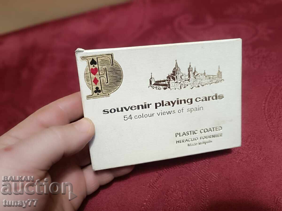 Delivery of Vintage Heraclio Fournier 54 colored playing cards Delivery of Vintage Heraclio Fournier 54 colored playing cards