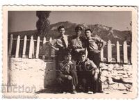 1946 МАЛКА СТАРА СНИМКА БАЧКОВСКИ МАНАСТИР ГИМНАЗИСТИ Д804