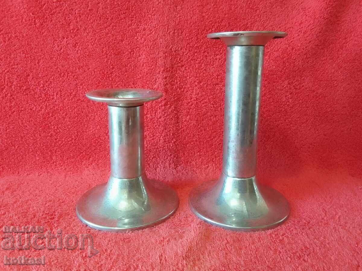 Lot două bucăți sfeșnice metalice vechi