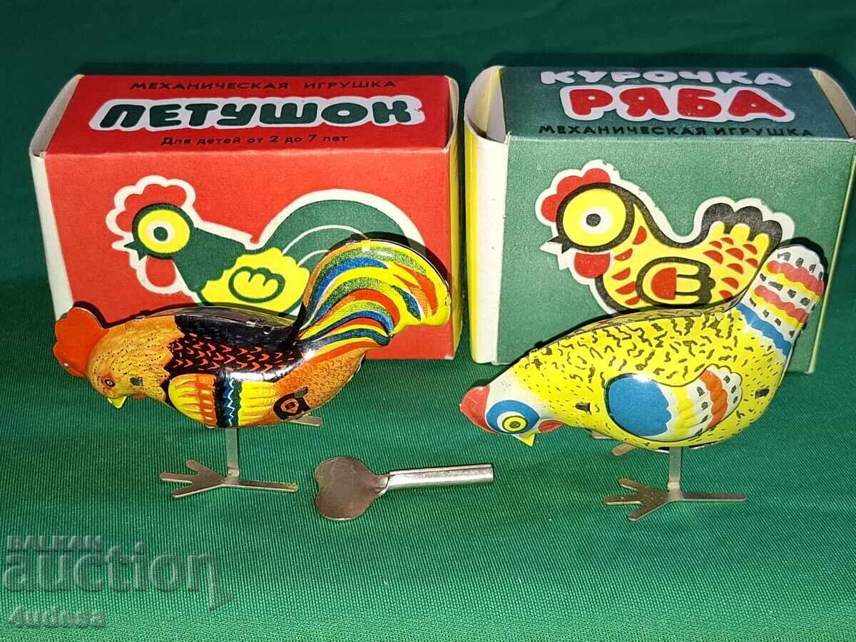 2 стари руски механични ламаринени играчки Петел и Кокошка