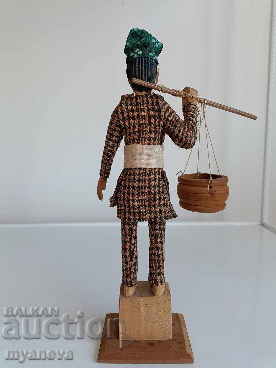 Доставка на Vintage традиционна дърворезба на фермер от Катманду Непал . Доставка на Vintage традиционна дърворезба на фермер от Катманду Непал .